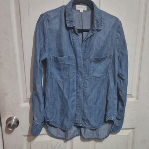 Cloth & Stone Light Wash Denim Button Down Shirt Size Small Casual Chic